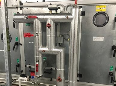 Insulated pipe connections and risers at mechanical plant